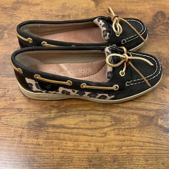 Sperry Shoes - Sperry sliders leopard and black.